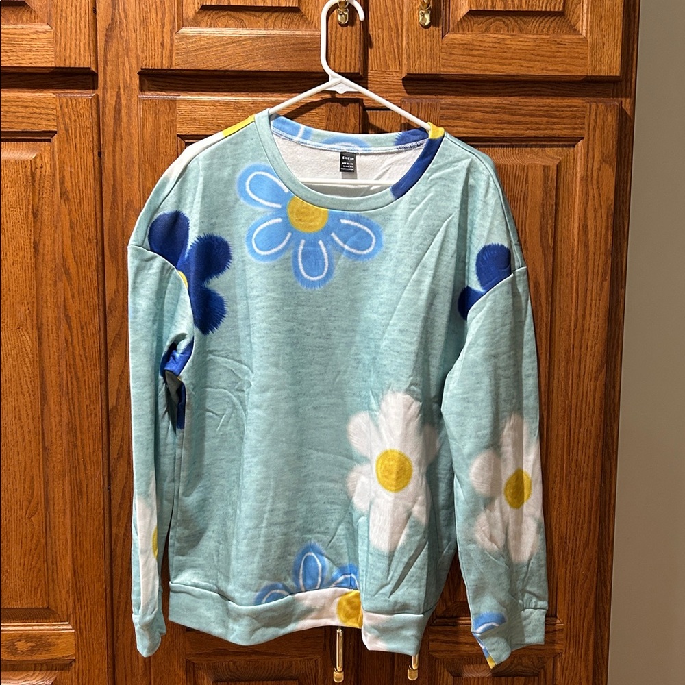 SHEIN Blue Floral Sweatshirt